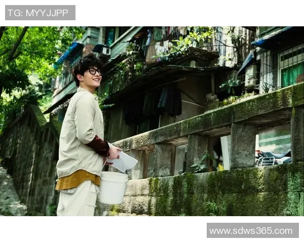 《一脚成名的足球大爷逆袭记:从球场到人生巅峰的传奇》 《一脚成名的足球大爷逆袭记:从球场到人生巅峰的传奇》